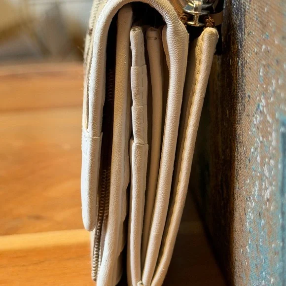 Coach Vintage Signature Khaki and White Leather Wallet - Picture 8 of 16